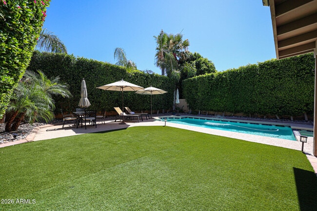 Building Photo - 8085 E Del Trigo