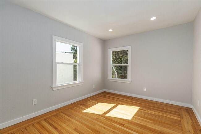 Building Photo - Beautiful Historic Home Meets Modern Luxury in San Leandro