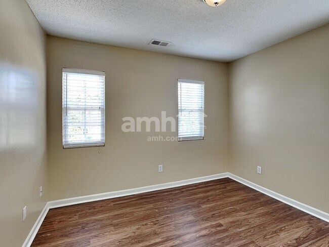 Building Photo - 3664 Marshlane Way