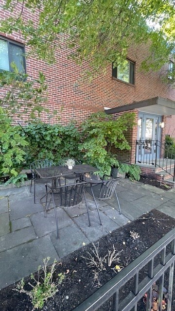 Building Photo - 25 Linden Ave