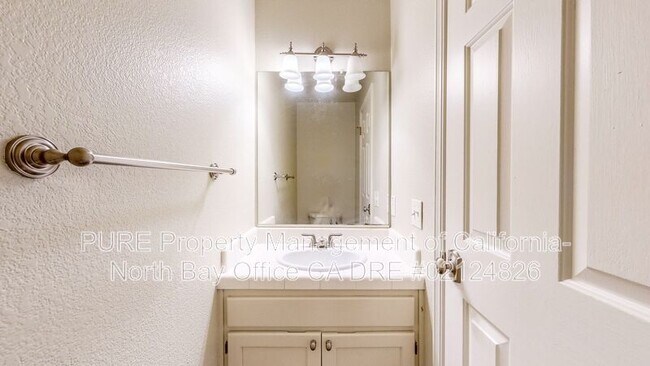 Building Photo - 5075 Charmian Dr