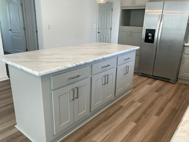 Building Photo - 7943 Yukon Trl