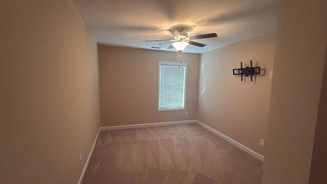 Building Photo - 4430 Sanderling St