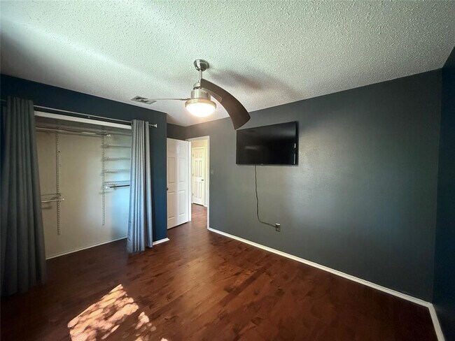 Building Photo - 2305 Rick Whinery Dr