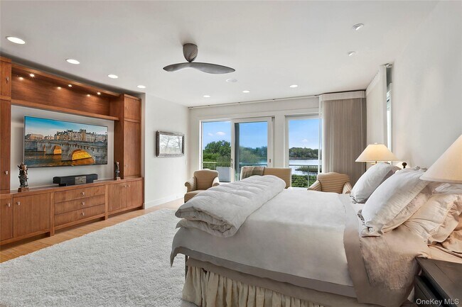 Building Photo - 316 Deerfield Rd