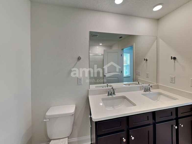 Building Photo - 157 Onate Cir