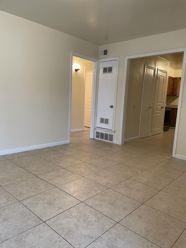 Building Photo - 1747 Morey St