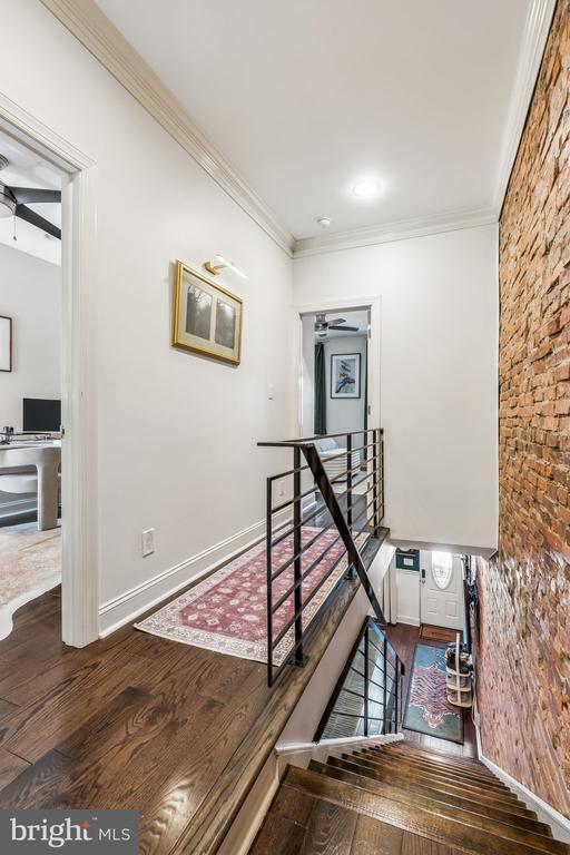 Building Photo - 1816 Dickinson St