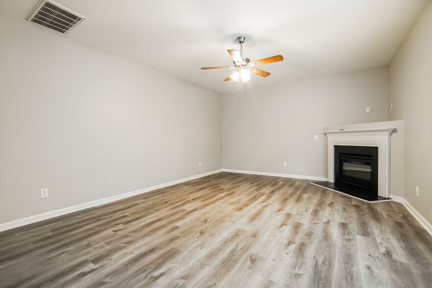 Building Photo - 3728 Amistad Ln