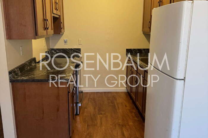 Building Photo - 1518 E Hedrick Dr