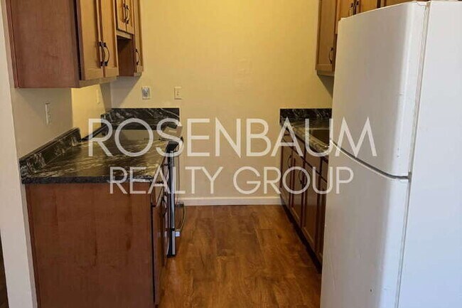 Building Photo - 1518 E Hedrick Dr