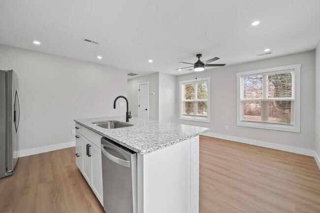 Building Photo - 112 Shipman Dr