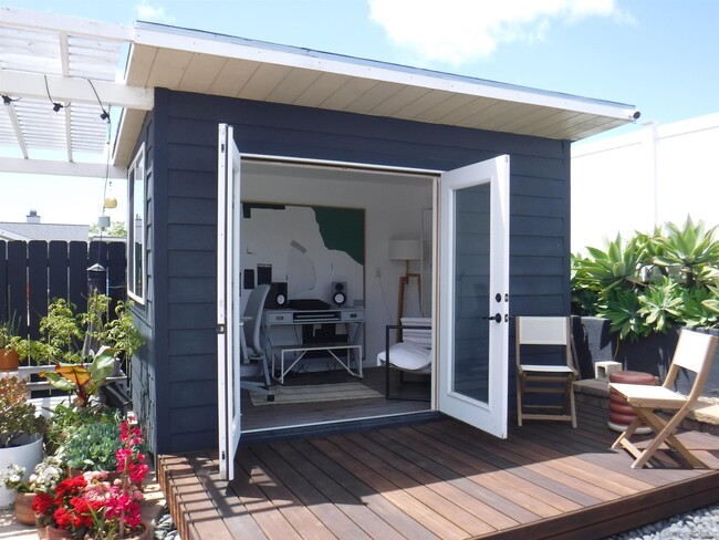 Building Photo - 4970 Mt Almagosa Dr