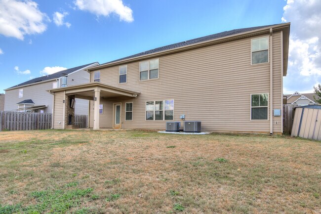 Building Photo - 1110 Fawn Forest Rd