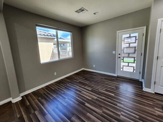 Building Photo - Beautiful Single Story 3 Bedroom close to Cadence