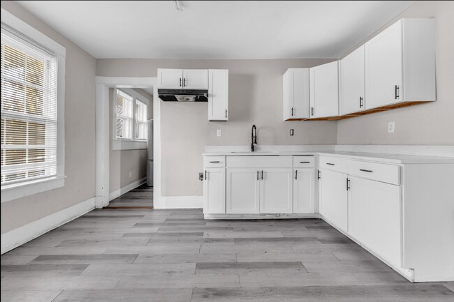 Building Photo - Charming 3-Bedroom/2-Bath Home|Section 8 Welcome| Available Now!