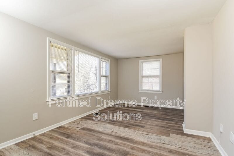 Building Photo - 4400 Voss Ave