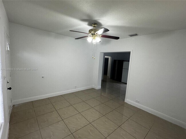 Building Photo - 1060 NW 116th St