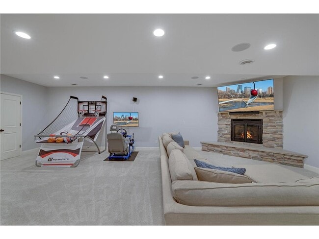 Building Photo - 645 Ramsey Cir