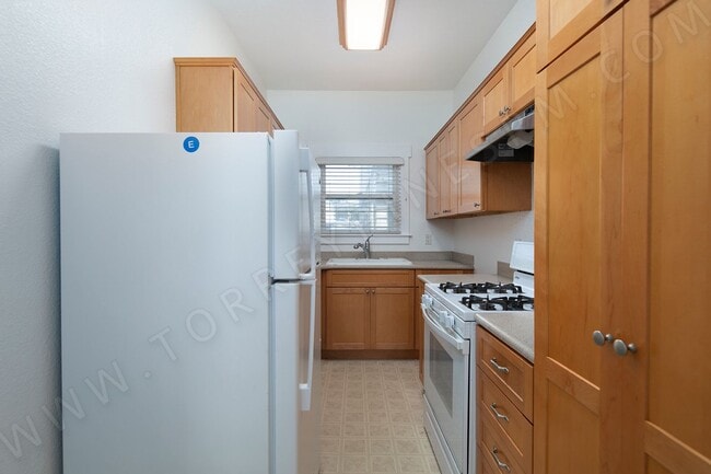 Building Photo - Charming 1 BR with AC in Bankers Hill with Onsite Laundry