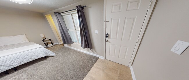 Building Photo - 250 Arapahoe Dr