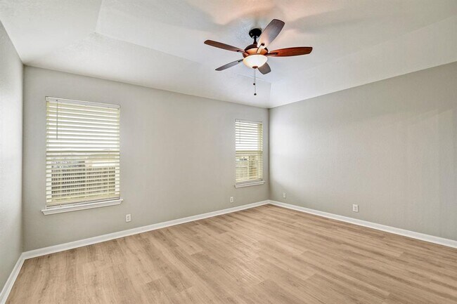 Building Photo - 1030 Birdsong Ln