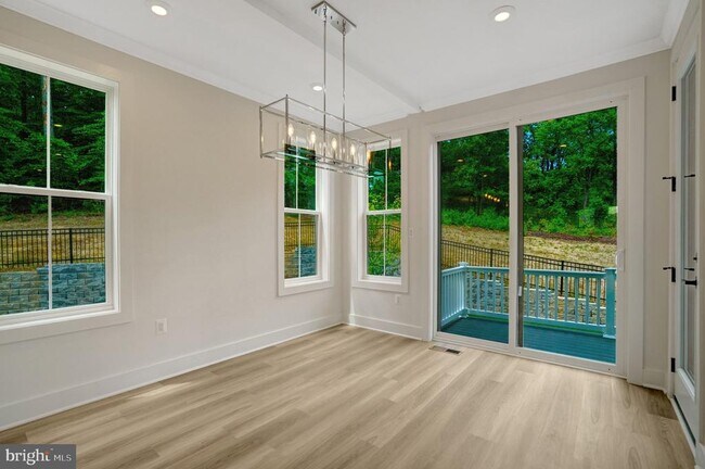 Building Photo - 9418 Dandelion Dr