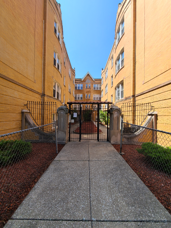 Primary Photo - 834 N Massasoit Ave