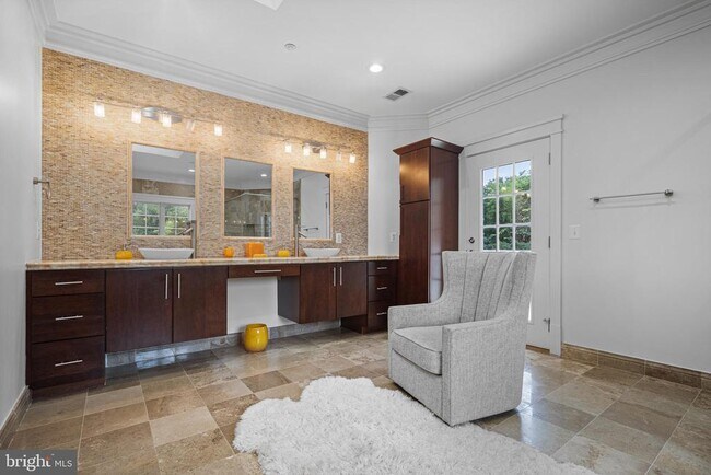 Building Photo - 9715 Singleton Dr