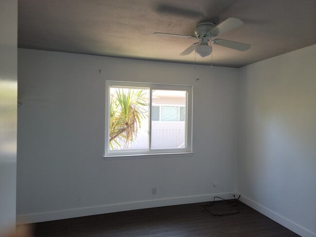 Building Photo - 3216 Delaware St