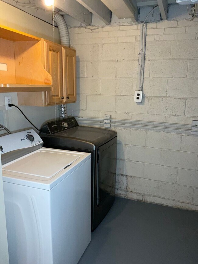 Building Photo - Fully updated 4BR 2BA single family brick home in Connecticut Ave Estates