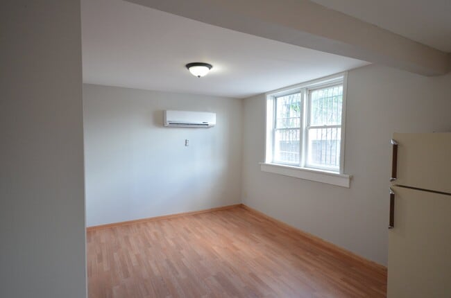 Building Photo - 2815 W 25th Pl