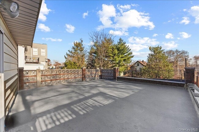 Building Photo - 124 Alexander Ave