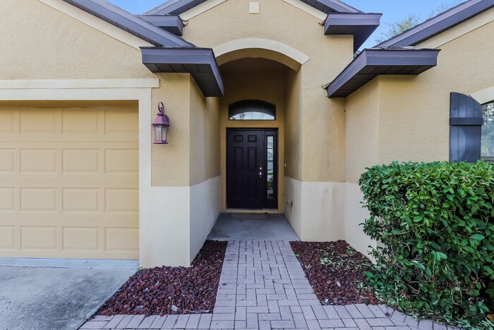 Building Photo - 300 Oaklanding Dr