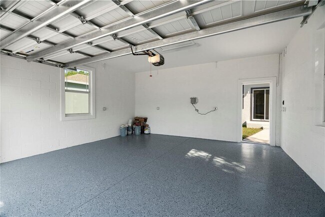 Building Photo - 930 57th Ave N
