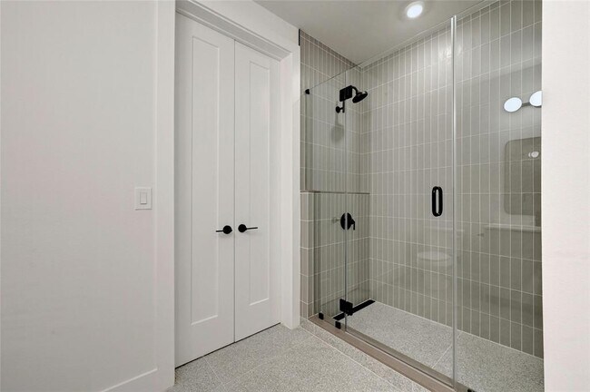 Building Photo - 1701 Simond Ave Ave