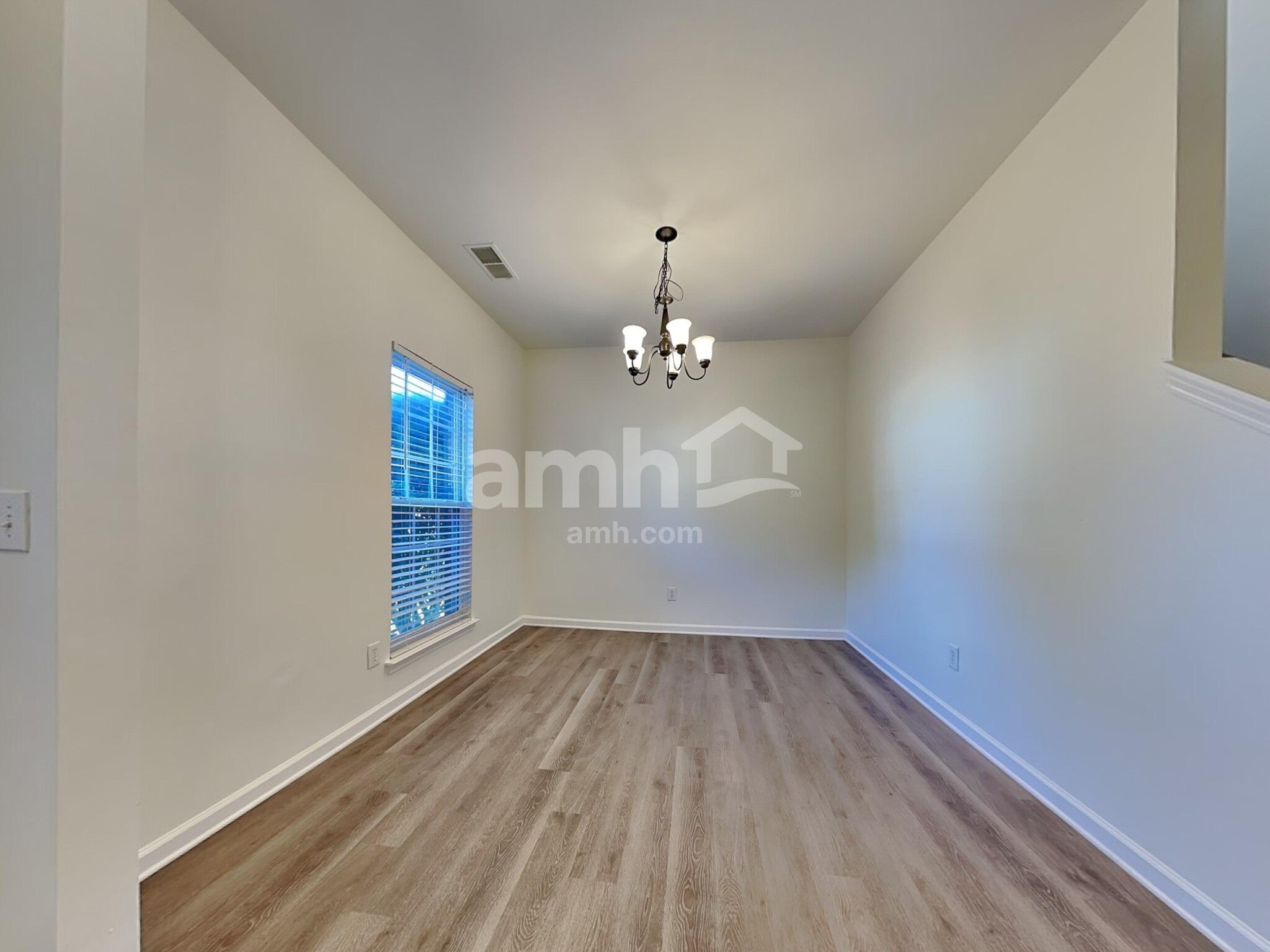 Building Photo - 6240 Red Clover Ln