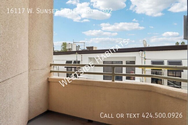 Building Photo - 16117 W Sunset Blvd