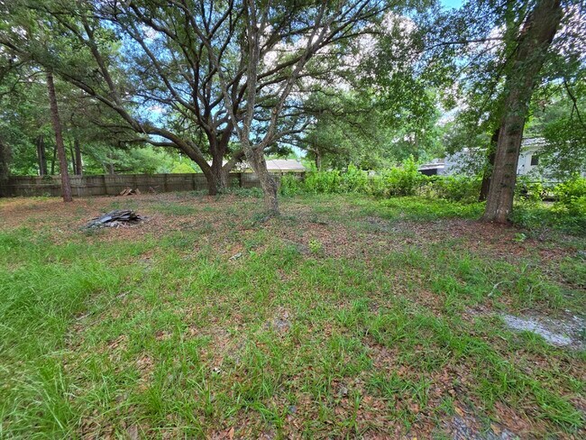 Building Photo - 504 Martha Dr