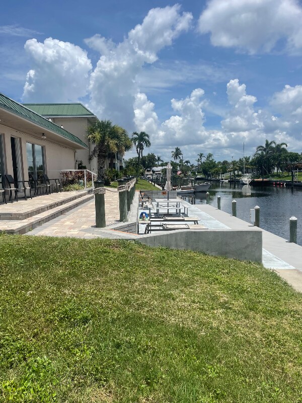 Building Photo - 3907 Del Prado Blvd S