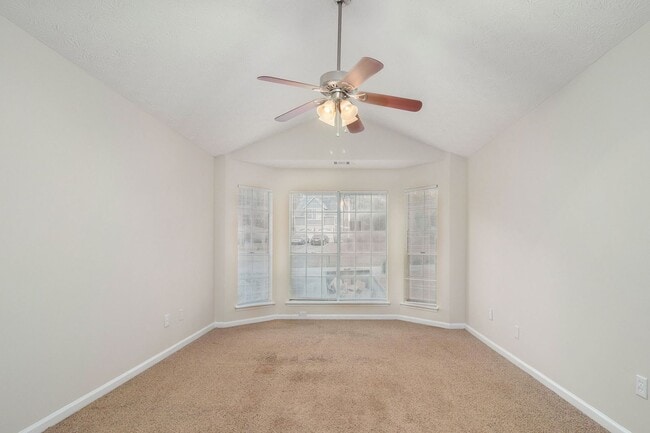 Building Photo - 3 bdrm, 2.5 bath in Stonecrest