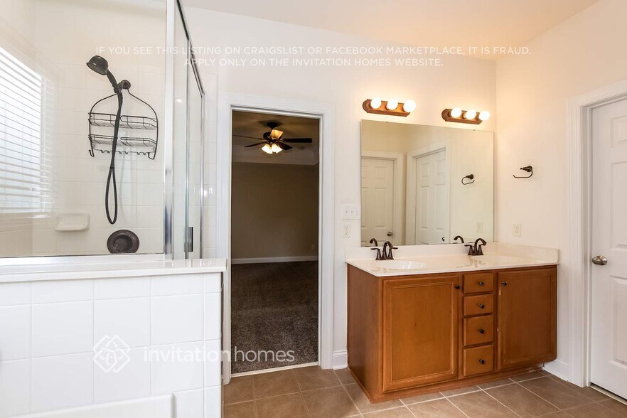 Building Photo - 6417 Hove Rd