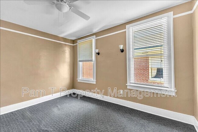 Building Photo - 214 E 48th St