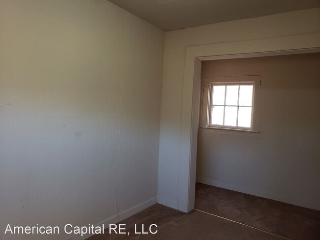 Building Photo - 5 br, 1.5 bath House - 202 Harmon St