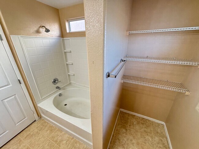 Building Photo - Gorgeous 2Bed/2Bath/1Car 2-Story Home located in Sunrise Manor- Make the Move for Less: $300 Off ...