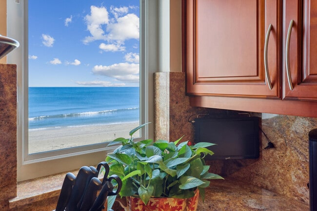 Building Photo - 3301 S Ocean Blvd