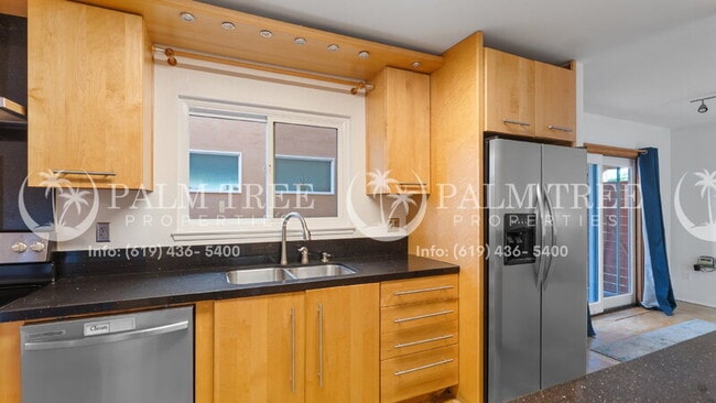 Building Photo - 3582 Governor Dr