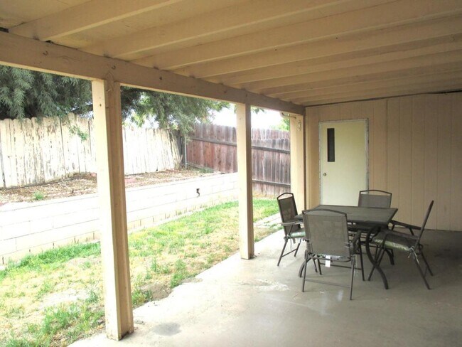 Building Photo - 1867 Pueblo Dr.