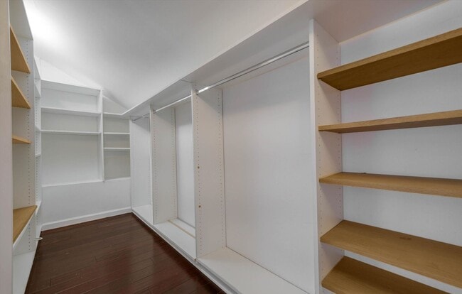 Building Photo - 4041 Alonzo Ave