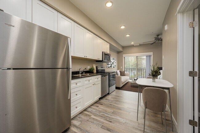 Building Photo - Calypso North